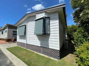 Budgie Smuggler - Cabin 96 Geographe Bay Holiday Park, Broadwater